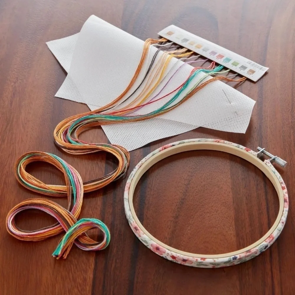 The Pioneer Woman Cow Cross Stitch Kit Needle Embroidery Hoop Thread Fabric NEW - Picture 3 of 6